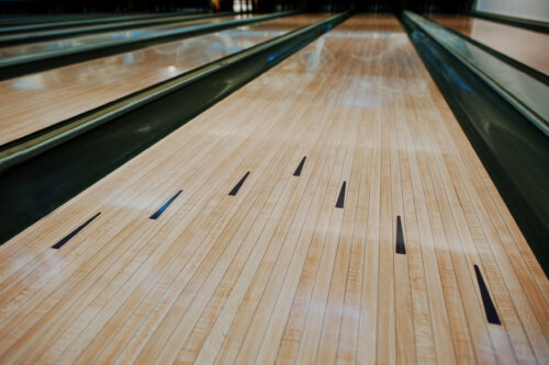 Classic Bowling Alley - T & M Lanes - Brunswick